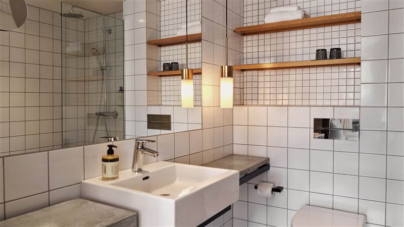 Hotel SP34 Bathroom (2)