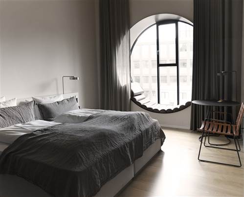 Hotel Ottilia Deluxe Room with round win