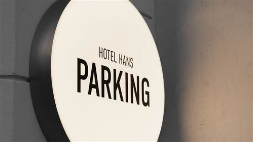 Hotel Hans Parkering
